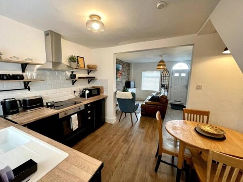 Beautiful Nantwich Home | Heart of Town | Close to Train Station