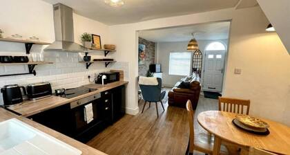 Beautiful Nantwich Home | Heart of Town | Close to Train Station