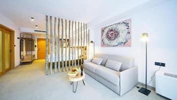 Habitación doble Deluxe, vista al patio | Interior