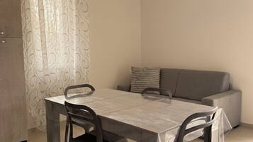 Appartement Deluxe | Cuisine privée | Grand réfrigérateur, four, plaque de cuisson, lave-vaisselle