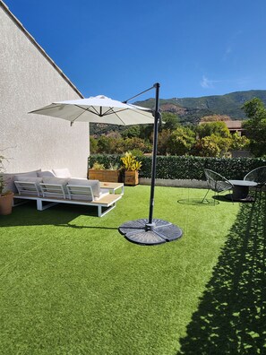 Terrace/patio - Villa with swimming pool and private jacuzzi near Ajaccio (Cuttoli-Corticchiato)