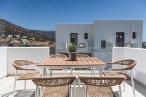 ห้องแกรนด์สวีท, วิวทะเล | รับประทานอาหารกลางแจ้ง