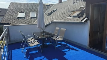 Tremannsrom, ikke-røyk, privat bad | Utendørsservering