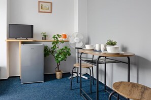 Twin Room, Non Smoking, Private Bathroom | Dining - Penzion Ronox (Česká Skalice)