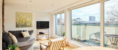 Apartment, Balcony | Living area