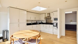 Apartemen, balkon | Dapur pribadi