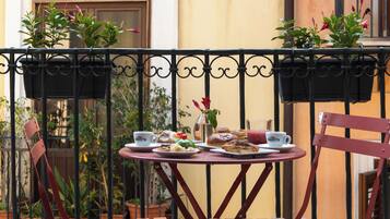 Rom – junior | Utendørsservering