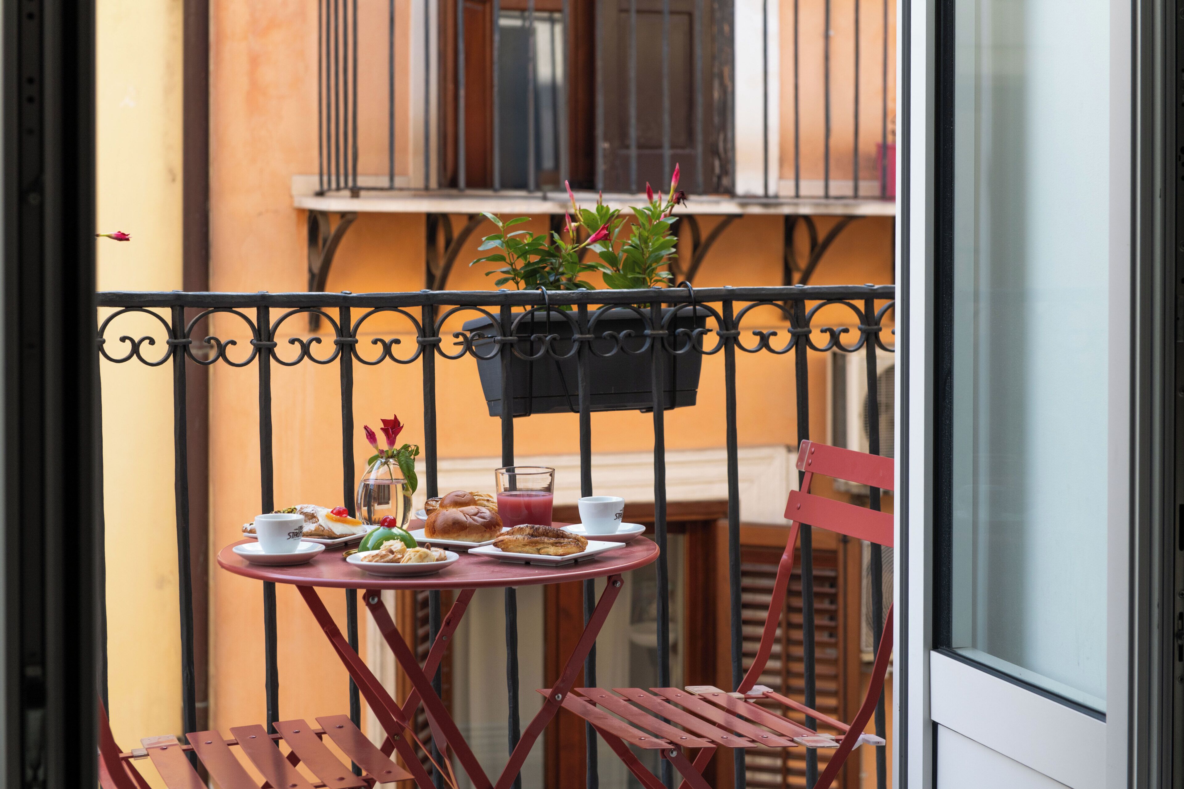 ห้องดีลักซ์ | รับประทานอาหารกลางแจ้ง