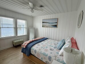 Room - Fabulous 4-bedroom channel home with private dock in Cherry Grove Beach. (North Myrtle Beach)