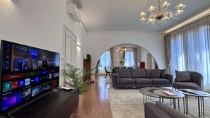 TV - Angelo Prestige Canal View (Venice)