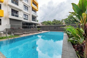 屋外プール、温水プール
