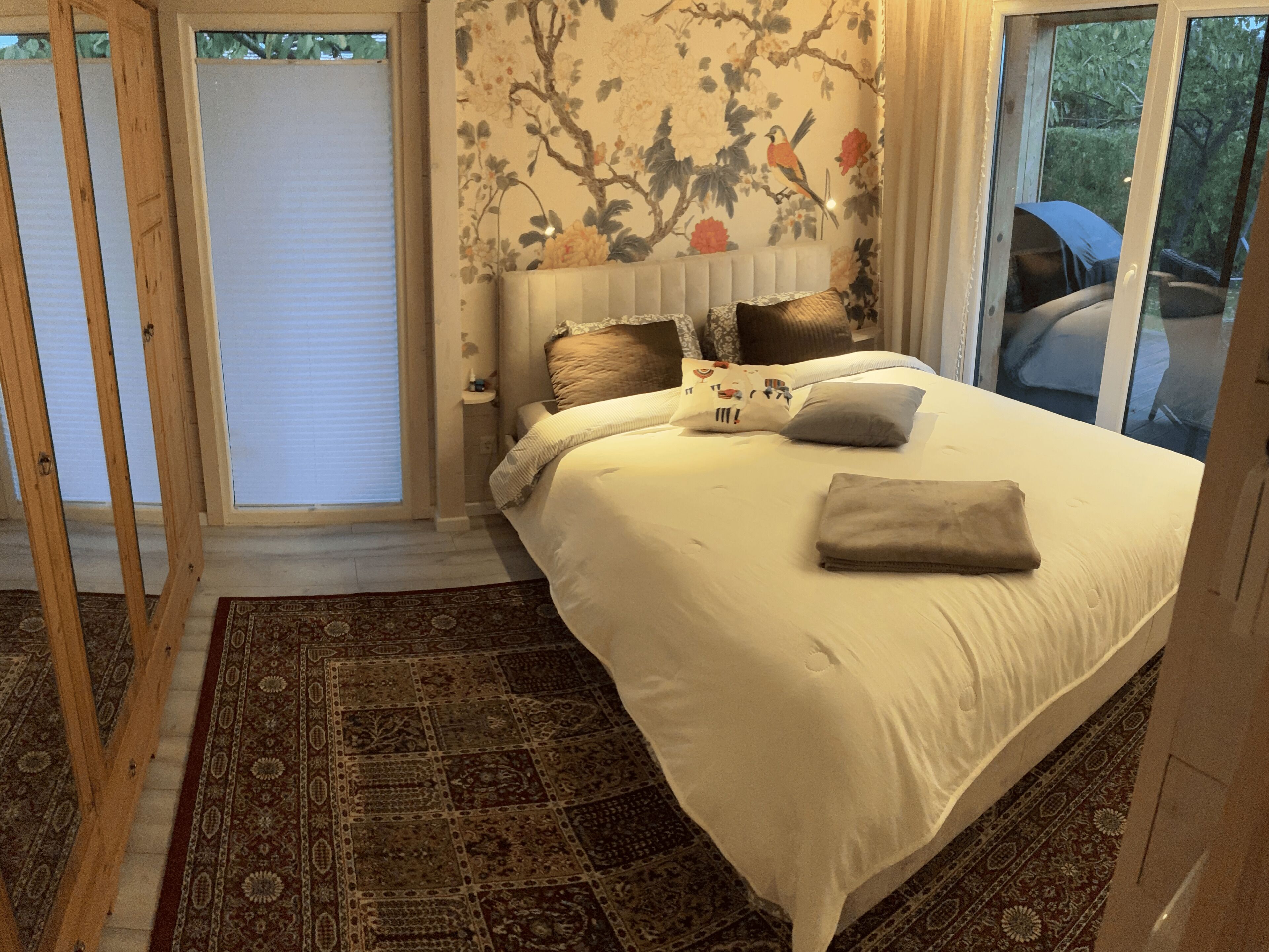 2 slaapkamers, een strijkplank/strijkijzer, gratis wifi, beddengoed