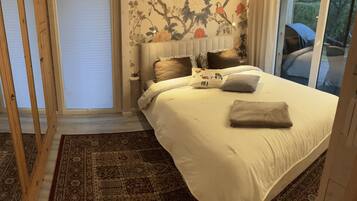 2 slaapkamers, een strijkplank/strijkijzer, gratis wifi, beddengoed