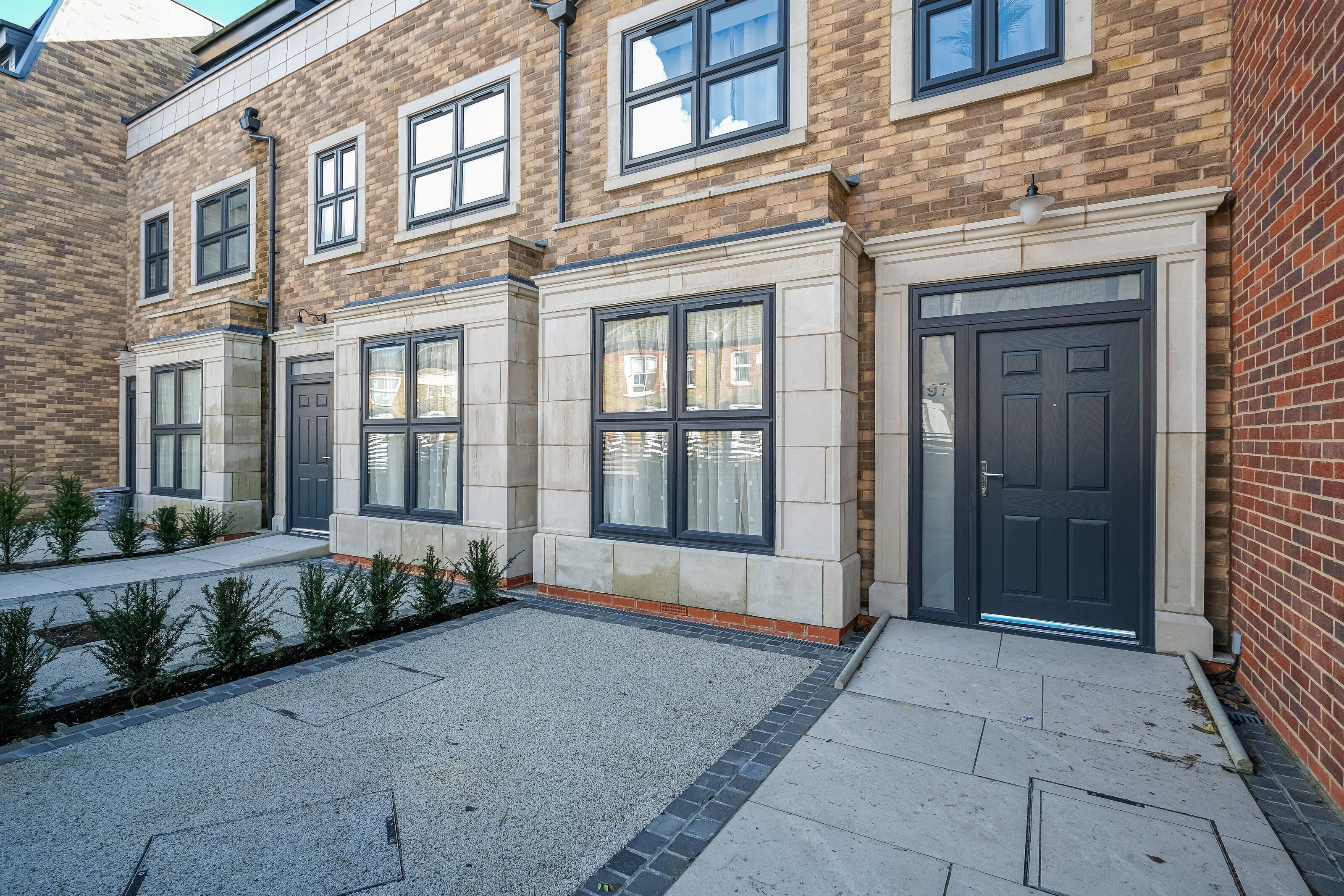 تفاصيل الفندق من الخارج