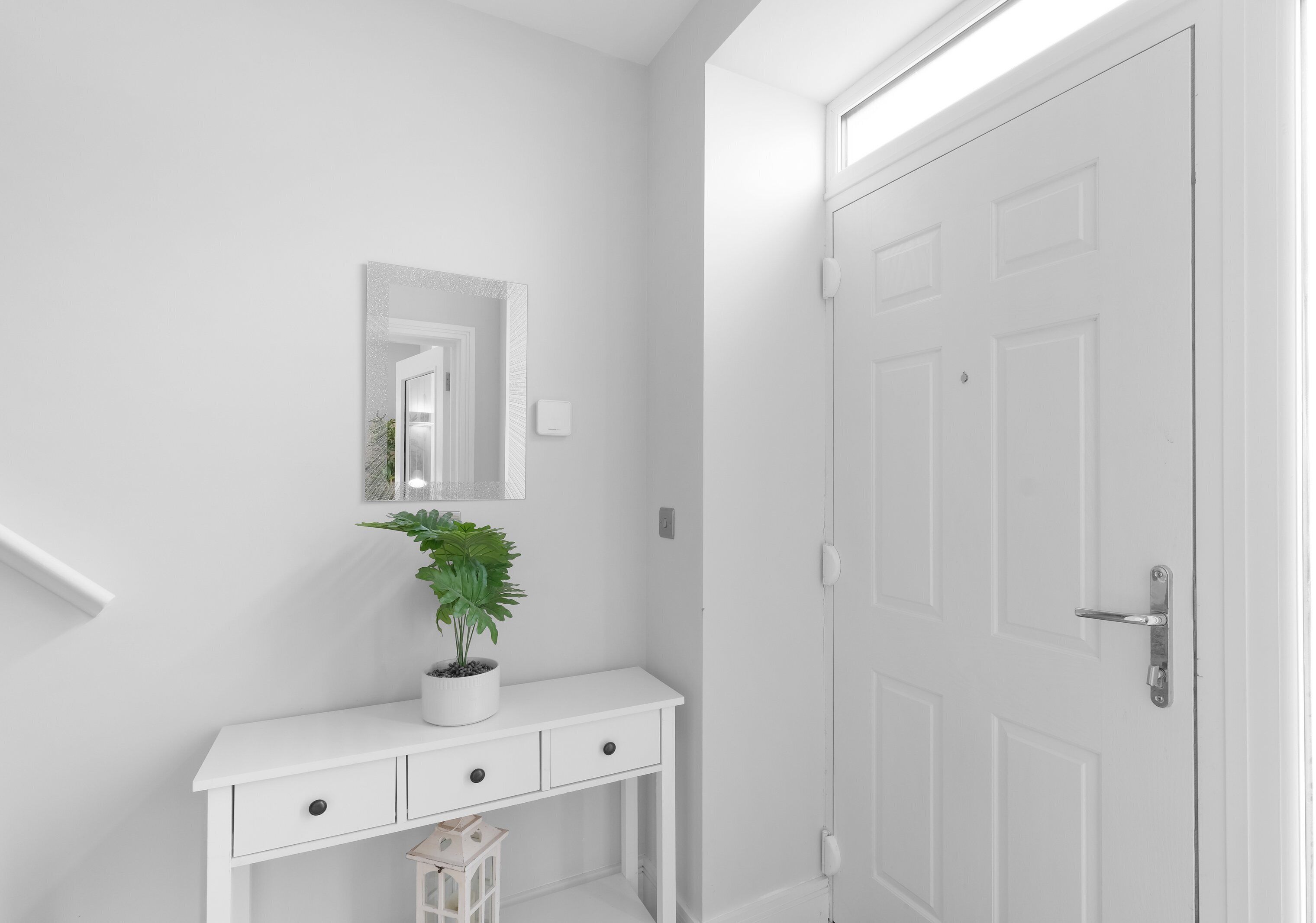 المنشأة من الداخل