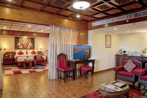 Presidential Studio Suite, City View - Hotel Tamilnadu Pandiyan (Madurai)
