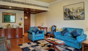 Estudi en suite presidencial, vistes a la ciutat | Interior