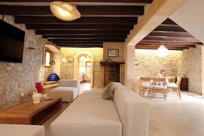 Fireplace, DVD player - Holiday Home "Alordes" with Mountain View, Pool, Garden & Wi-Fi (Illes Balears)