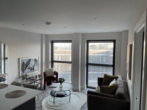 Luxury & New 1-Bed Flat • 1 min. walk to London Tube • Secure Entry