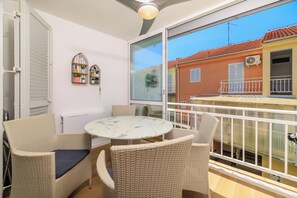 Dining - Vacation apartment near the beach in Selce (Selce)