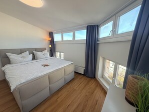 Room - Family-Friendly Apartment in Central Rostock with Balcony (Rostock)