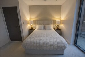 WiFi, bed sheets - Stylish Balcony Flat within Baltic Triangle (Liverpool)