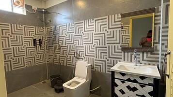 Deluxe Double Room | Bathroom