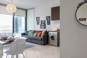 Căn hộ, 1 giường đôi và sofa giường, bếp, quang cảnh thành phố | Nội thất