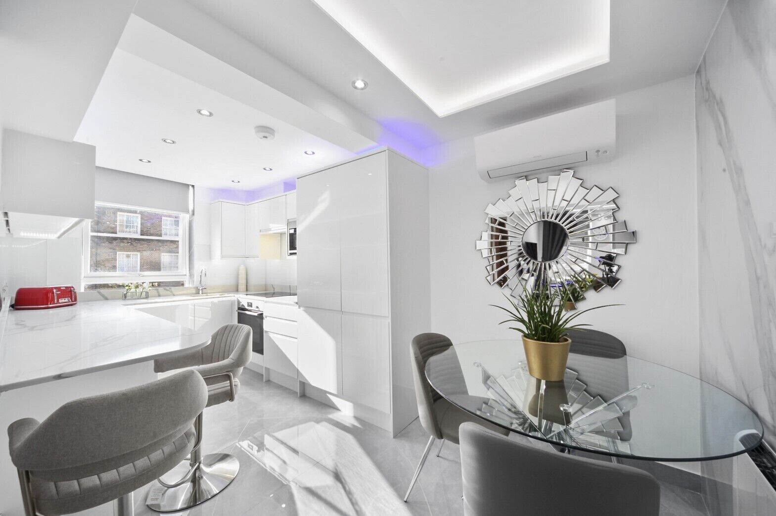 Deluxe Room | Private kitchen