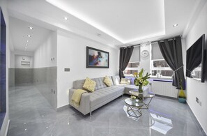 Deluxe Room | Living area - Gloucester Place (London)