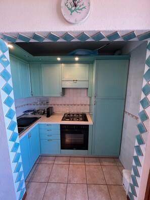 Private kitchen - House L' Erica by Gmb Holidays (Cannigione)