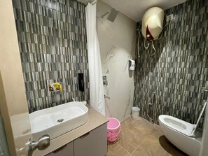 Doppel- oder Zweibettzimmer | Badezimmer