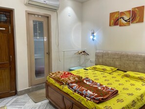 Doppel- oder Zweibettzimmer