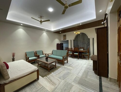 Lalit Villa Luxury Geeta Niwas