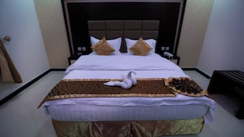 Apartment, 2 Bedrooms | In-room safe, blackout drapes, iron/ironing board, free WiFi