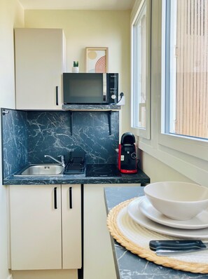 Private kitchen - Renovated apartment in historic center and near train station (Dijon)