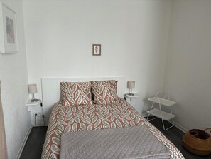 1 bedroom, iron/ironing board, free WiFi