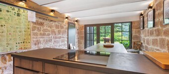 Tiny Home Waldwagen Altes Forstamt Sinntal, sep. kitchen/bath 50m, mountain view, 18k sqm garden