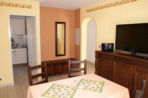 Unclassified image, 2 of 82, button - Hôtel Maristella (Aregno)