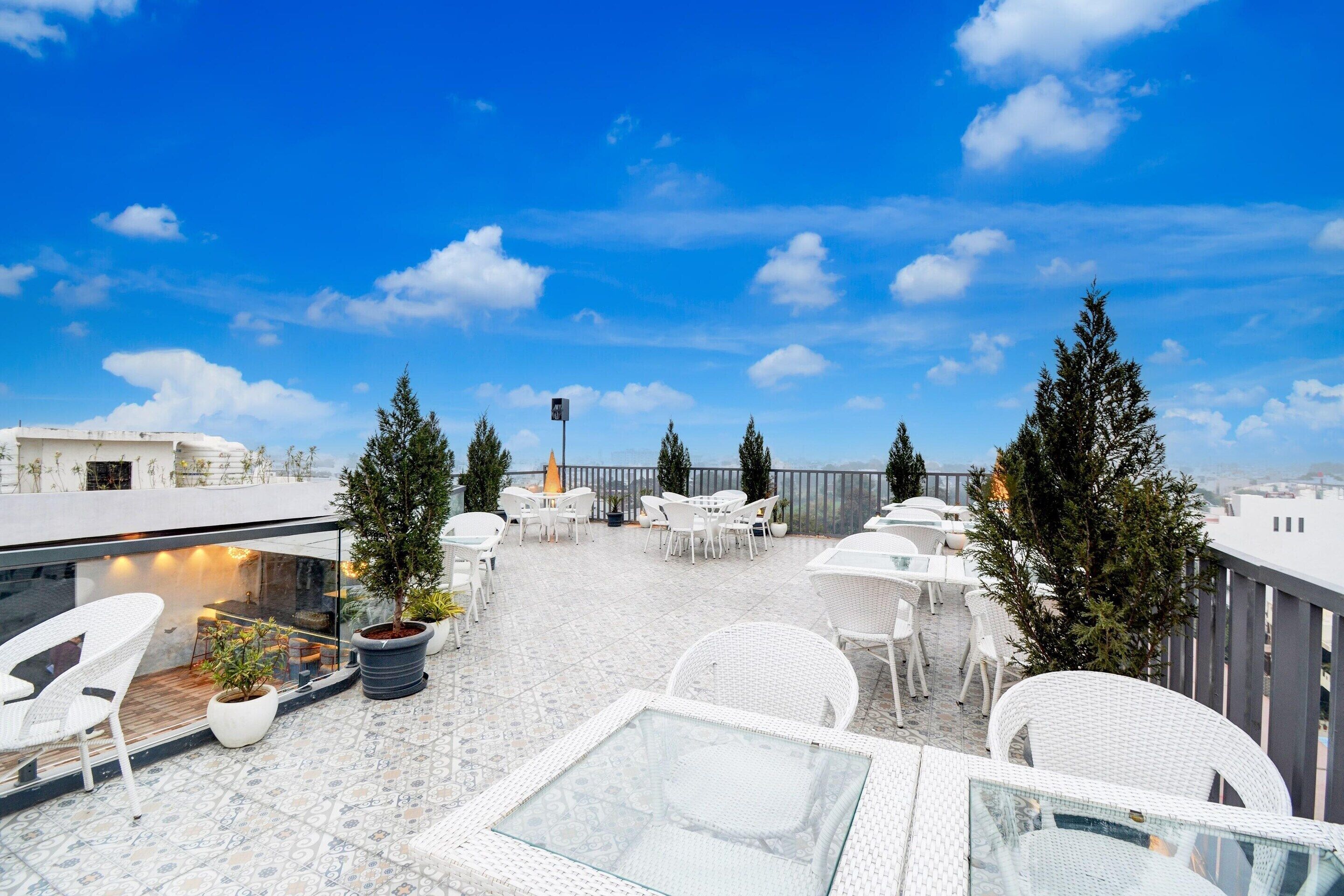 House | Outdoor dining