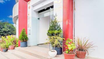 House | Reception