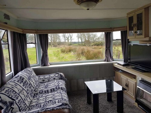 2 Bed-sleeps 4-free Parking-pet Friendly