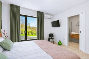 Room - Vrbo Property (Buzet)