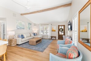 TV - Beautifully remodeled 3-bedroom home on 89th St. (Ocean City)
