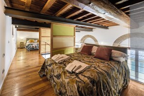 Apartment, City View | Free WiFi - Rustic-Chic Loft by the Duomo (Florence)
