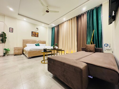 Cozy 1-bedroom apartment in tranquil Islamabad with AC