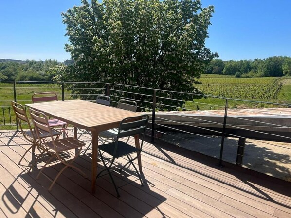 Classic House, Balcony, Vineyard View | Outdoor dining - Gite du Chai (Les Salles-De-Castillon)