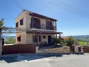 House, Smoking - St Visianos Stone House (Filousa)