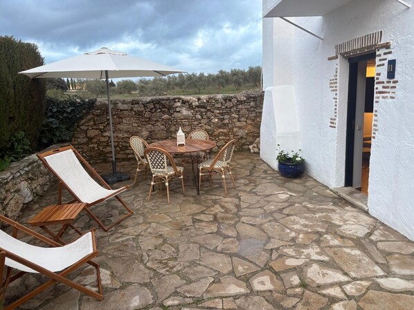 Superior Villa, Mezzanine | Outdoor dining - Hotel Boutique Palacio del Moral (Ronda)