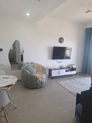 Apartment, 1 Bedroom, Accessible, Smoking | Bahagian dalam